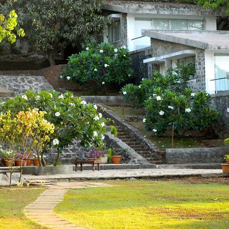 V Resorts Mahua Bagh Murud Nāndgaon 外观 照片